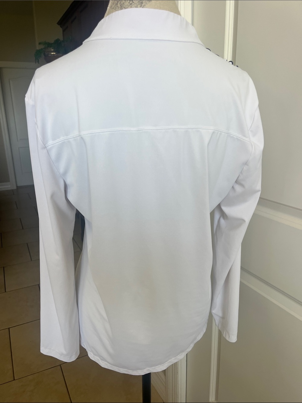 EUC Lillie Green white long sleeve quarter zip W/navy ruffle trim on shoulder Lg - Picture 4 of 5